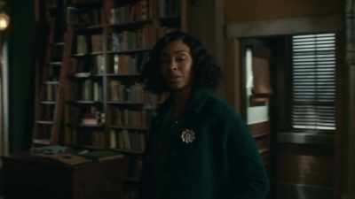 That's a first. - Frankie Drake Mysteries