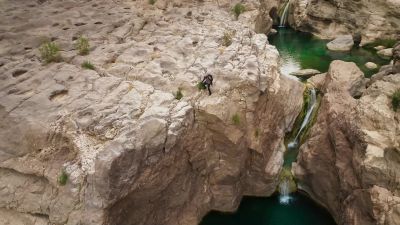 That's a long way down. - 7 Toughest Days