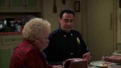 That's a nice blouse. - Everybody Loves Raymond