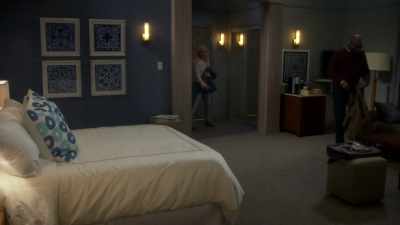 That's a nice lamp
and nice drapes - The Conners