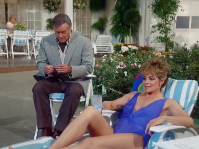 That's a nice suit
you got there, Sue Ellen. - Dallas