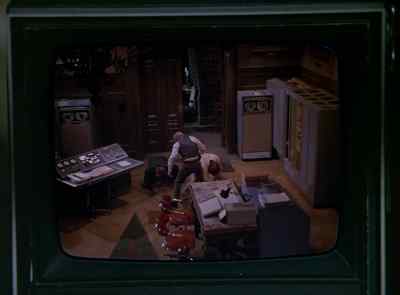 That's a pretty good rope escape. - The Six Million Dollar Man