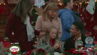 That's a pretty one, honey.
Nice. - Chateau Christmas
