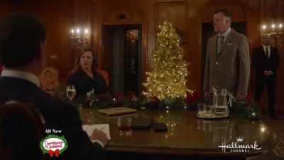 - That's a push.
- Oh, I think it sounds superb. - A Royal Queens Christmas