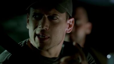 That's a radio tower over there. - Prison Break