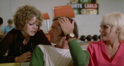 That's a wig you wear isn't it Me - Five Easy Pieces