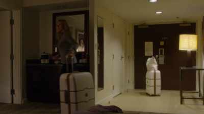 - That's all right.
I--I'm not-- - Dirty John