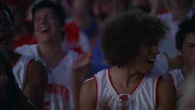 - That's amazing!
- Amazing, yeah! - High School Musical