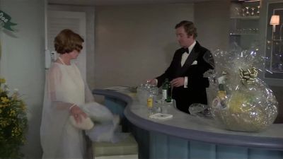 That's bizarre Give me a drink - California Suite