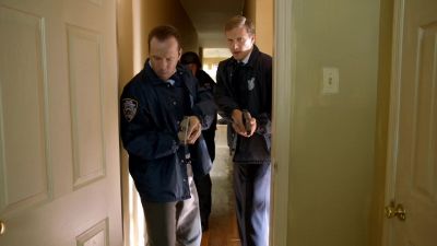 That's Bobby's jacket. - Blue Bloods