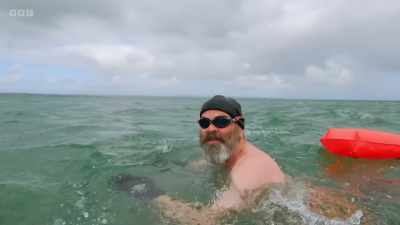 That's chocca, Greg. - Jules and Greg's Wild Swim