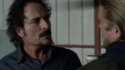 That's Clay's gun? - Sons of Anarchy