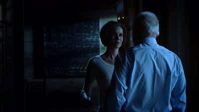 - That's creepy. - Fracture