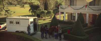 - That's so cute.
- [horse snorts] - The Secret: Dare to Dream