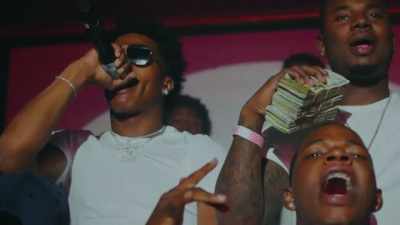 - ♪ That's my dawg, for sure ♪
- ♪ My dawg ♪ - Untrapped: The Story of Lil Baby