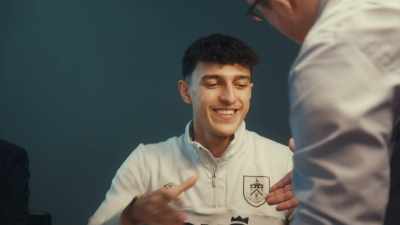-That's you done.
-Thank you very much. - Mission to Burnley