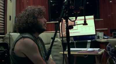 - That's dope.
- I do think that's pretty sick. - Songwriter
