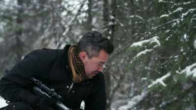 That's fresh, there's not
much to identify the body here. - Life Below Zero: First Alaskans
