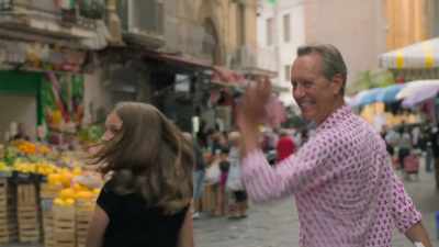 - That's my friend, Pasquale.
- Yes, ciao bella! - Write Around the World with Richard E Grant