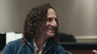 -That's frigging,
you know, insane.
-(CLAPPING) - Listening to Kenny G