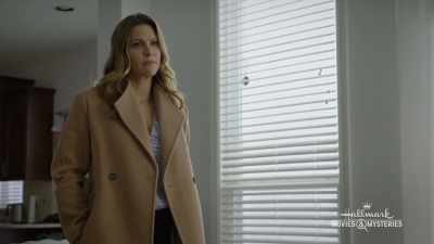 That's from where she tried to fight you off. - Mystery 101: Killer Timing