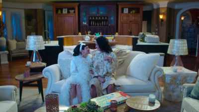 That's so funny, - Three Busy Debras