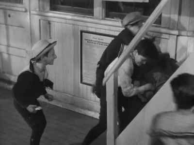 That's good! Give it to him! Give it to him!
That's good! - Manhattan Melodrama