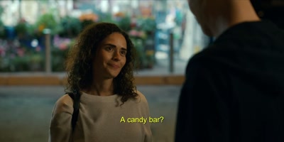 -That's for helping me.
-A candy bar? - Accused