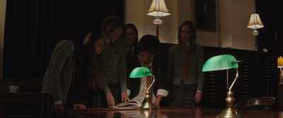 That's her, but...
Now what do we do? - Seance