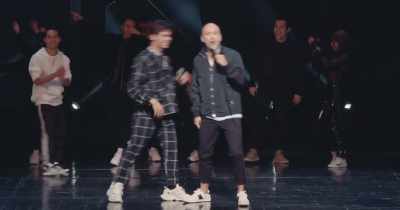 That's how we close the show.
Make some noise, you guys! - Jo Koy: In His Elements
