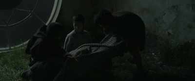 That's how it works. Hold him. - Tigers Are Not Afraid