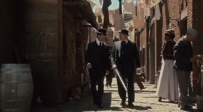 - That's impressive.
- It's an Ensignette. - Murdoch Mysteries