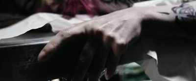 - That's it. Good girl.
- Ah. - Perfect Skin