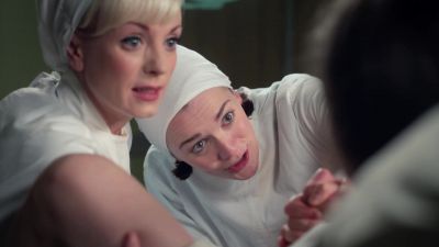 That's it, keep pushing. - Call the Midwife