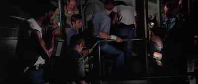 - That's it. Move it out, boys. - Gray Lady Down