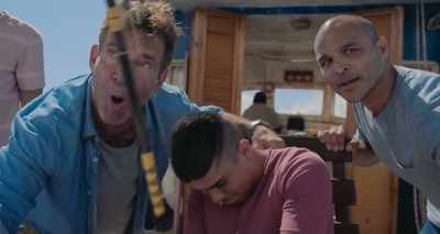 - That's it. Pull, pull, pull, pull, pull.
- Team Casa Hogar! Fish on! - Blue Miracle