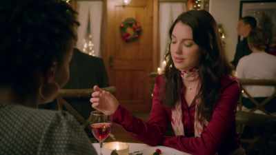 That's lovely, Loretta, - A Sweet Christmas Romance