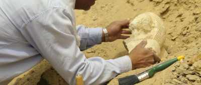 That's many more than 3,300 years old. - Secrets of the Saqqara Tomb
