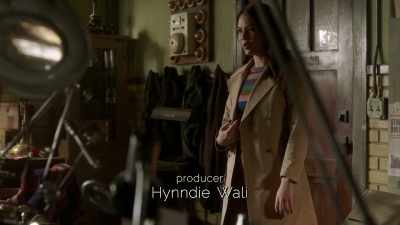 - That's me.
- I'm Mona Vanderwaal. I work-- - Pretty Little Liars: The Perfectionists