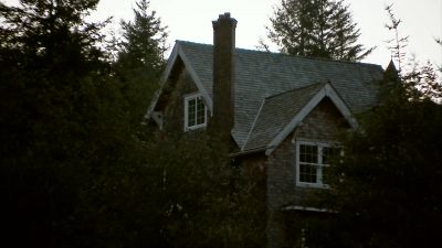 THAT'S MIKE GARDNER'S HOUSE
UP THERE. - Dirty Jobs