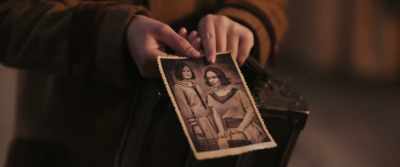 - That's my mother, and that's me.
- That's Maria. - Hui Buh and the Witch's Castle