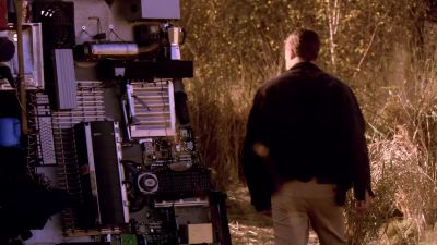 >> THAT'S MY CHAIR. - Eureka