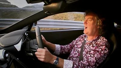 That's not a bad view, is it?
Marvellous. - Top Gear