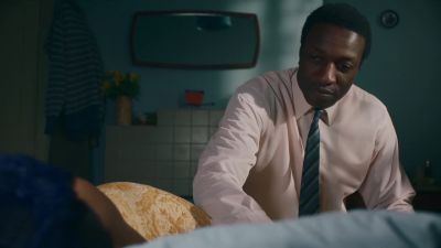 That's not how you take
somebody's pulse, Cyril. - Call the Midwife