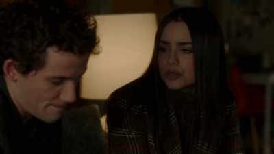 - That's not who I am.
- Well, you made a mistake. - Pretty Little Liars: The Perfectionists