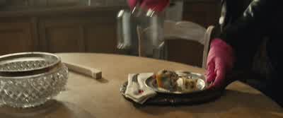 That's not natural. - Mortdecai