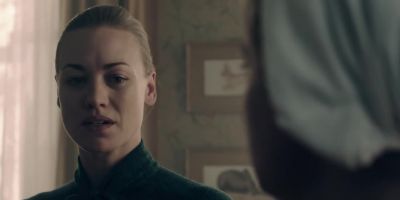 - That's not possible.
- Serena, please. - The Handmaid's Tale