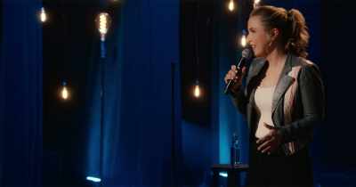 - That's not what finally made me get help. - Taylor Tomlinson: Look at You