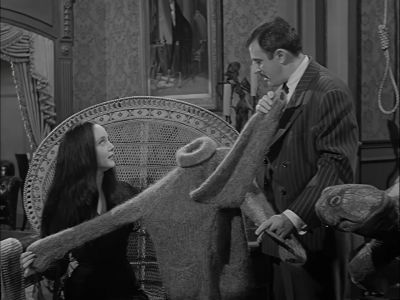 - That's odd.
- What's odd, dear? - The Addams Family