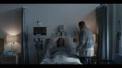 - That's okay. Nobody likes hospitals.
- Hey! - Travelers